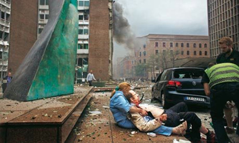 Photographer's Moral Dilemma: Help or Do Your Job