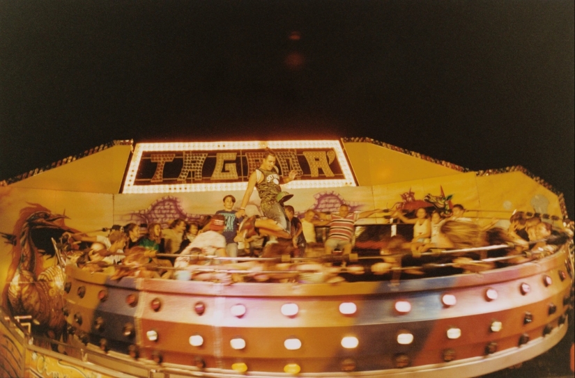 Photographing Italian teens coming of age at rural fun fairs