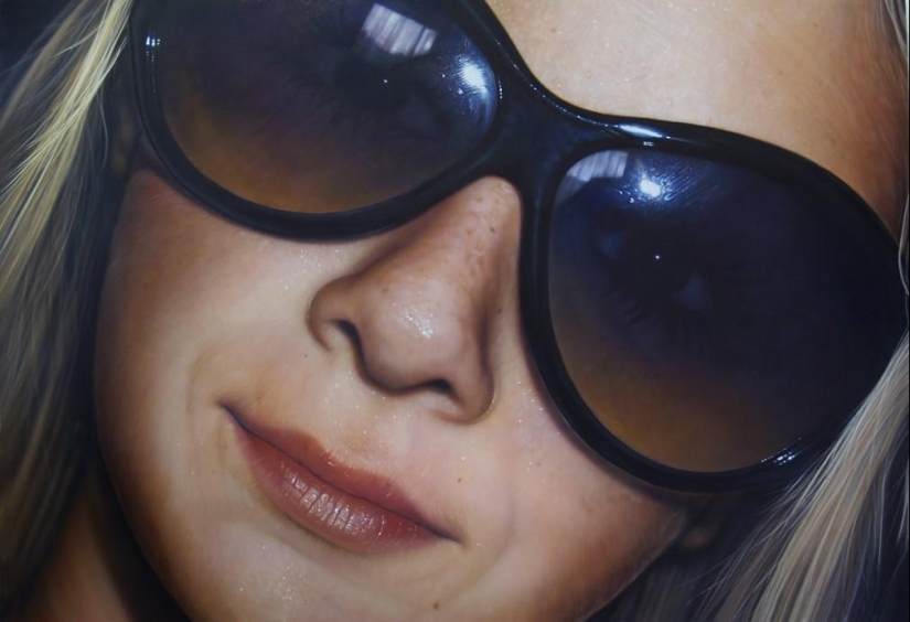 Photorealistic portraits of Simon Hennessy Photorealistic portraits of Simon Hennessy