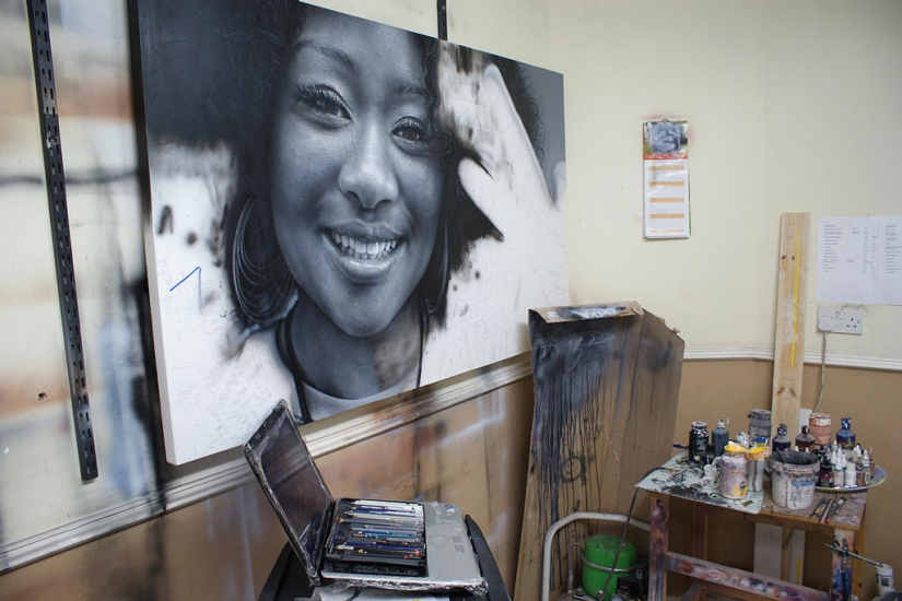 Photorealistic portraits of Simon Hennessy Photorealistic portraits of Simon Hennessy