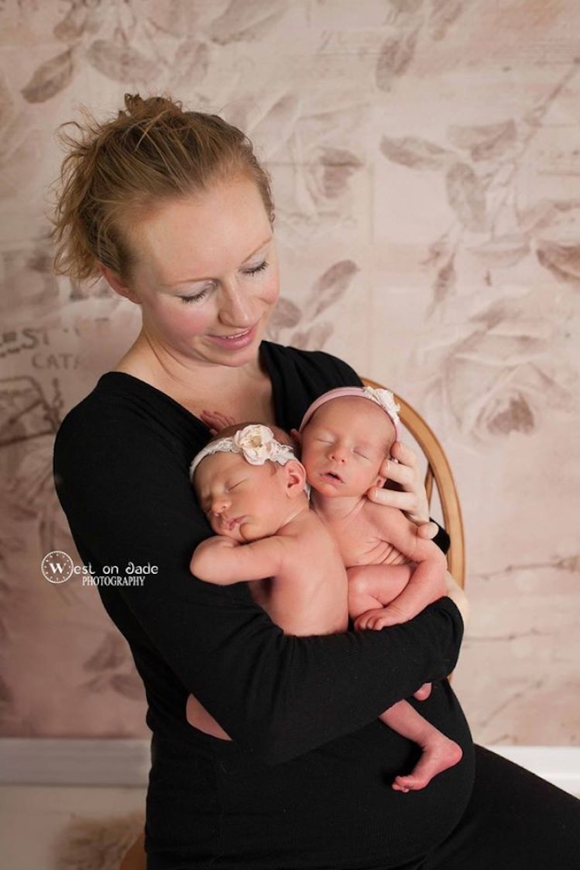 Photos of two pairs of twins prove the indestructible power of love between them Photos of two pairs of twins prove the indestructible power of love between them