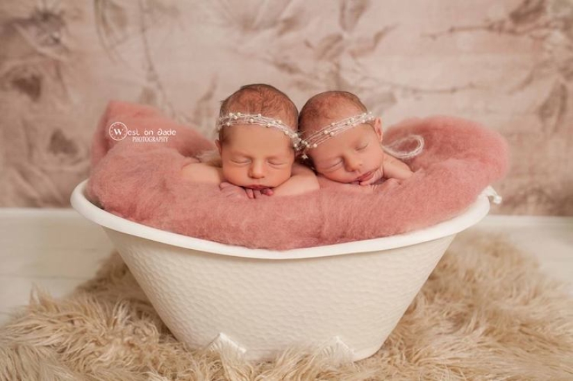 Photos of two pairs of twins prove the indestructible power of love between them Photos of two pairs of twins prove the indestructible power of love between them