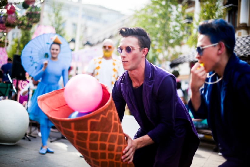 Pink penguins and tons of ice cream in Moscow