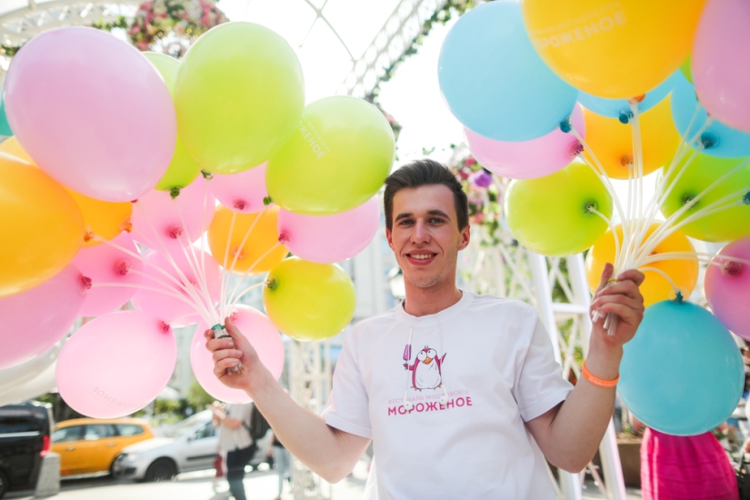 Pink penguins and tons of ice cream in Moscow