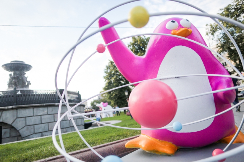 Pink penguins and tons of ice cream in Moscow