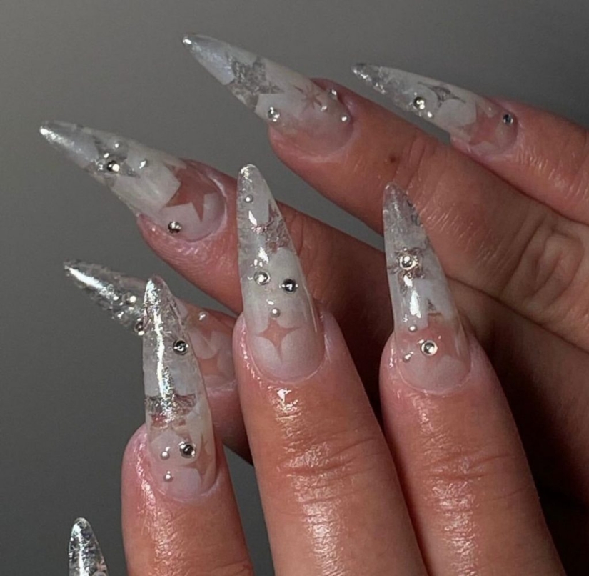 Please Don't Do This: A Manicure That Should Be Forgotten Please Don't Do This: A Manicure That Should Be Forgotten