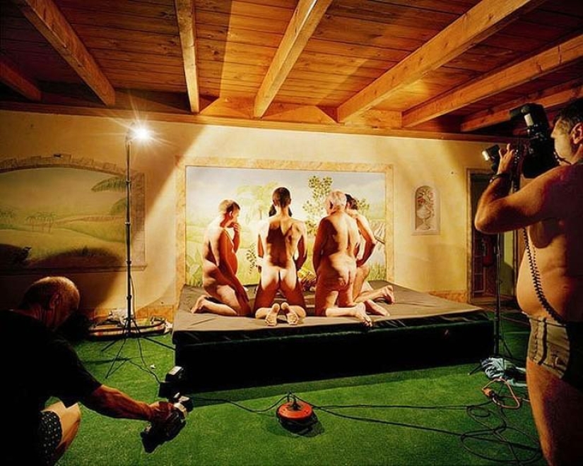 Pleasure Garden: the life of the regulars of swinger clubs