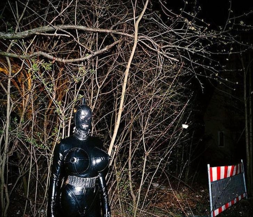 Pleasure Garden: the life of the regulars of swinger clubs