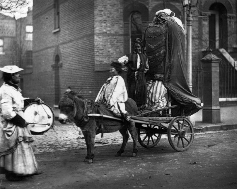 Pobreza sin fin en las calles de Londres en 1873-1877