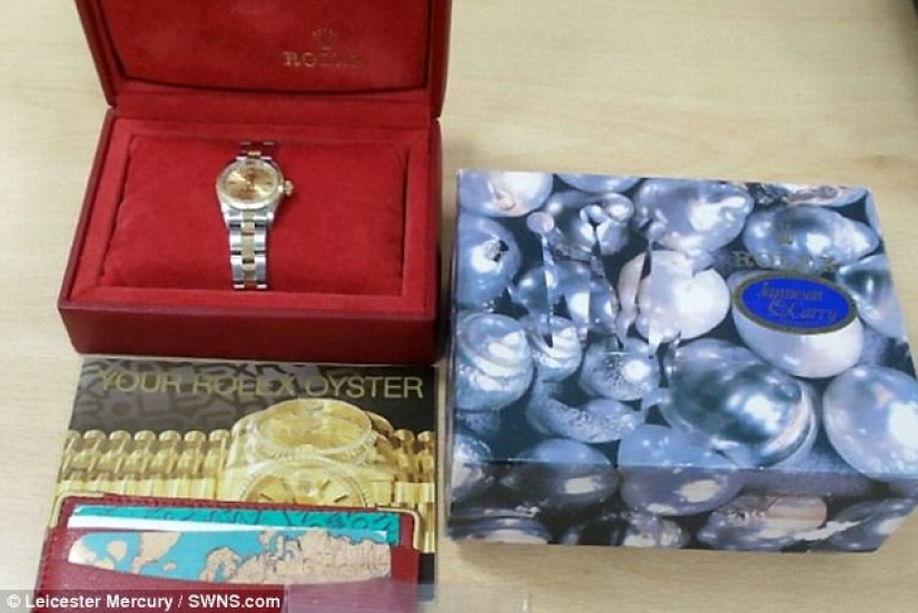 Police officers earned 1.5 million pounds on the sale of luxury goods seized from criminals Police officers earned 1.5 million pounds on the sale of luxury goods seized from criminals