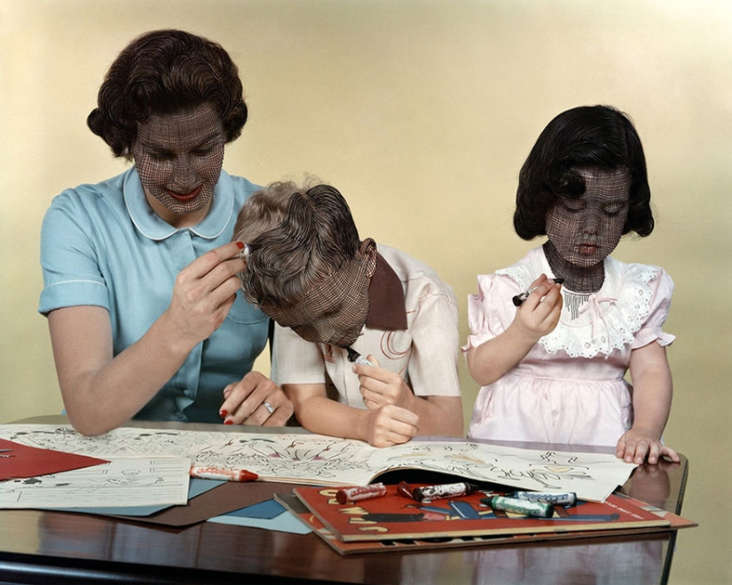 Polish artist made fun of old American photos... and improved them