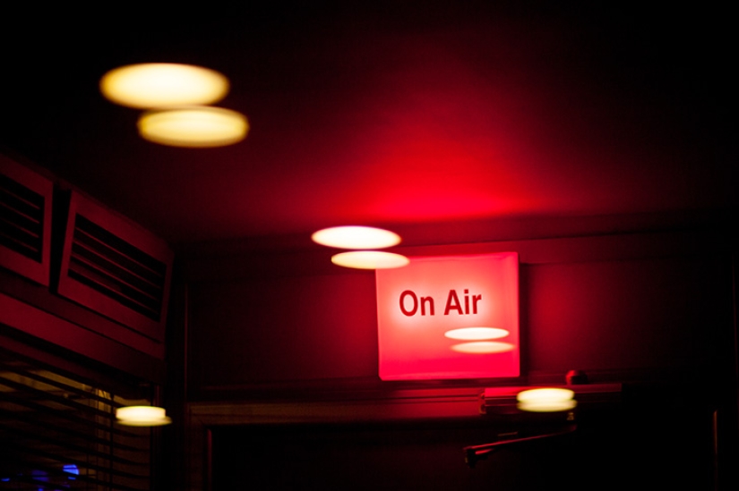 Popov no se avergüenza: cómo funciona la estación de radio Silver Rain