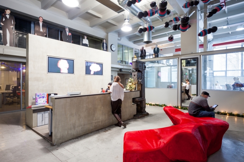 Popov no se avergüenza: cómo funciona la estación de radio Silver Rain