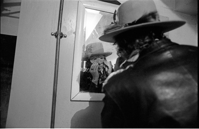 Previously unseen photos of Bob Dylan and his friends Previously unseen photos of Bob Dylan and his friends