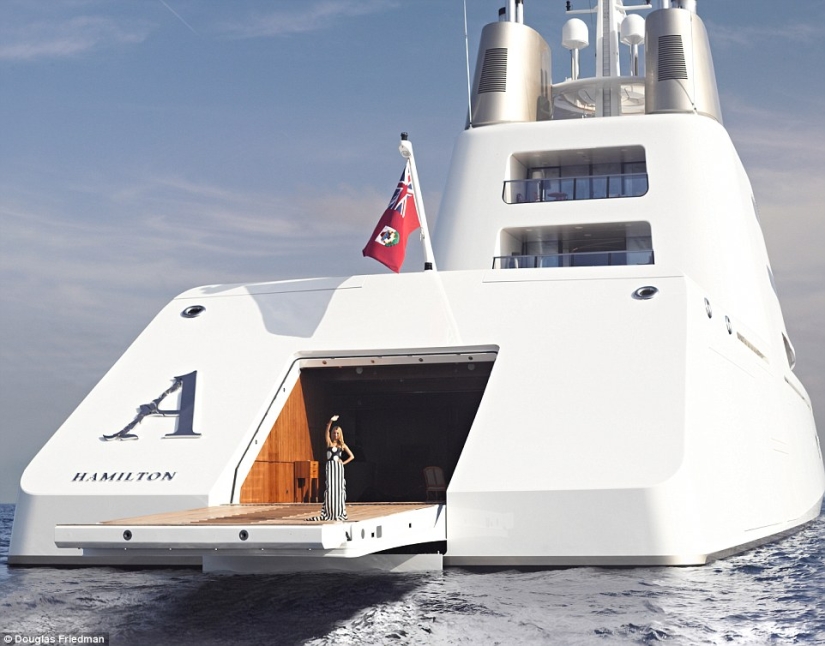 Primeras imágenes publicadas de los lujosos interiores del yate del multimillonario Melnichenko por 3 300 millones Primeras imágenes publicadas de los lujosos interiores del yate del multimillonario Melnichenko por 3 300 millones