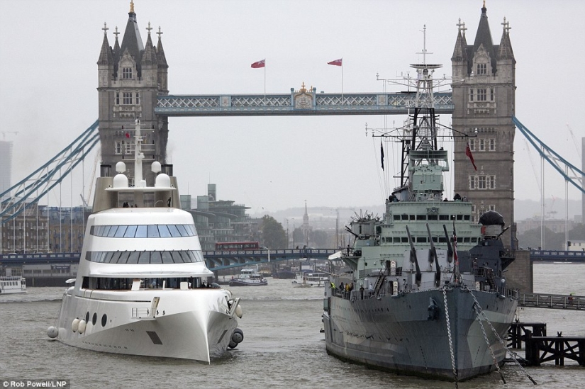 Primeras imágenes publicadas de los lujosos interiores del yate del multimillonario Melnichenko por 3 300 millones Primeras imágenes publicadas de los lujosos interiores del yate del multimillonario Melnichenko por 3 300 millones