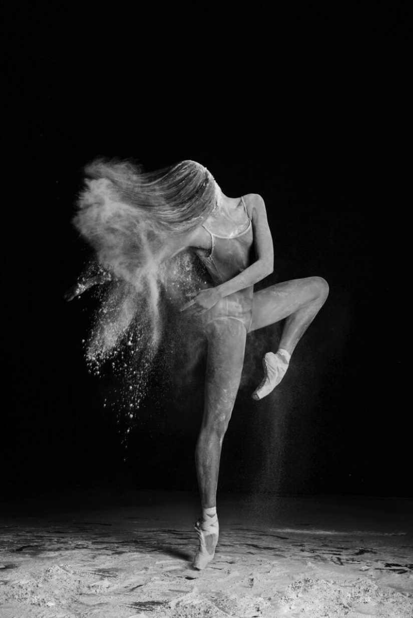 Professional dancers and gymnasts: 15 candid photos without vulgarity (16+)