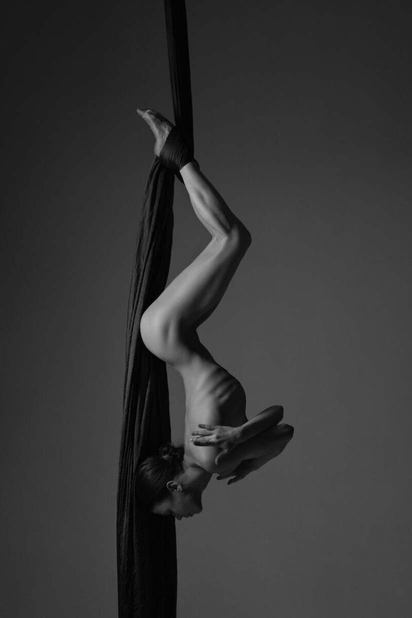 Professional dancers and gymnasts: 15 candid photos without vulgarity (16+)