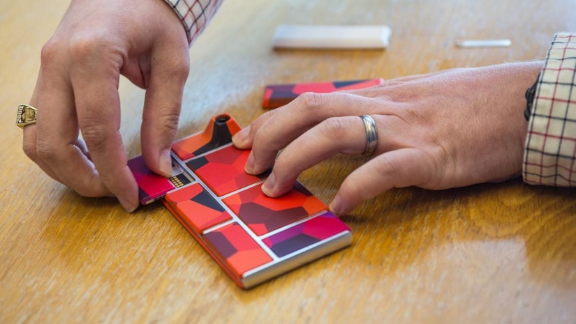 Project Ara is a smartphone designer from Google