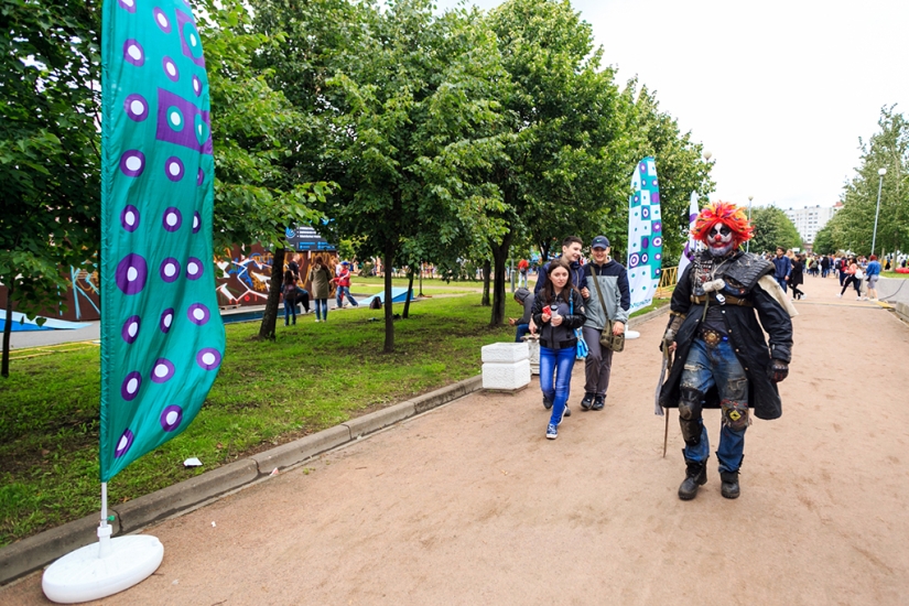 Promiscuous relationships at the Second VKontakte Festival