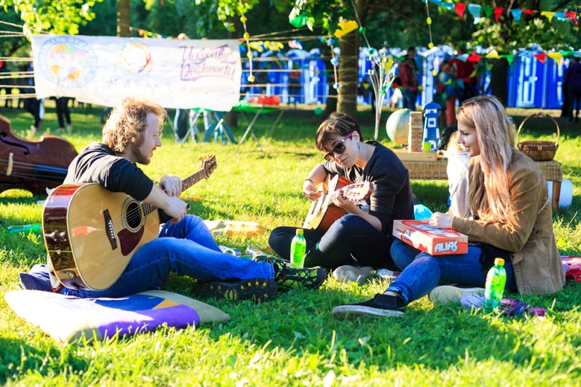 Promiscuous relationships at the Second VKontakte Festival