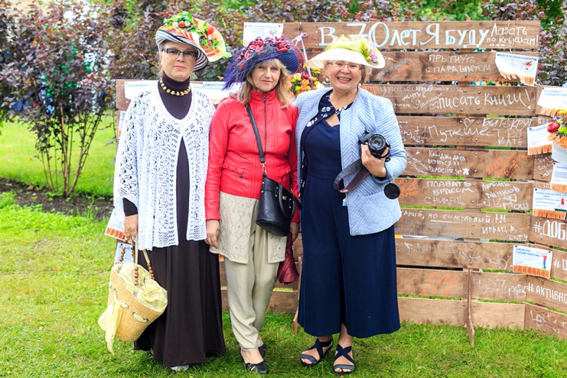 Promiscuous relationships at the Second VKontakte Festival