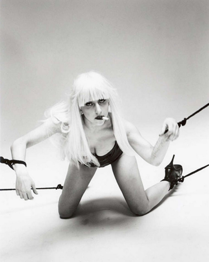 Provocative Lady Gaga in the lens of Nobuyoshi Araki Provocative Lady Gaga in the lens of Nobuyoshi Araki