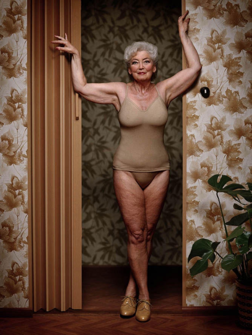 Provocative Mature photo series from the scandalous Erwin Olaf Provocative Mature photo series from the scandalous Erwin Olaf