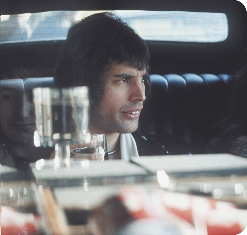 Queen guitarist Brian May posted unknown photos of Freddie Mercury and the band Queen guitarist Brian May posted unknown photos of Freddie Mercury and the band