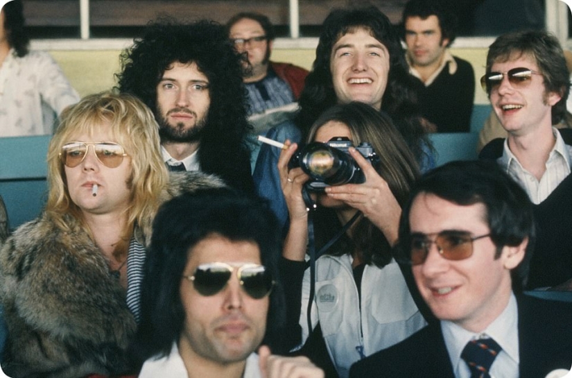 Queen guitarist Brian May posted unknown photos of Freddie Mercury and the band Queen guitarist Brian May posted unknown photos of Freddie Mercury and the band