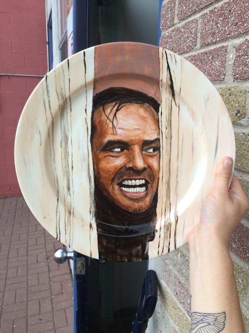 ¿Quién está en el plato? Artista pinta celebridades en platos
