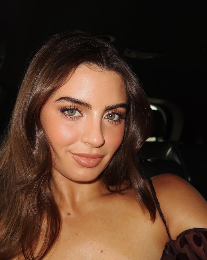 Rachael Kirkconnell: fotos encantadoras de la bella estrella de televisión estadounidense