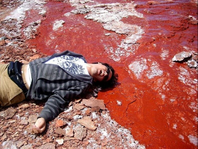 Red Lagoon in Chile Red Lagoon in Chile