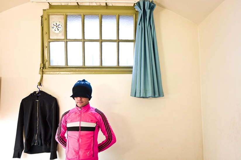 Refugees in the Netherlands are welcomed with open arms... and put in prison Refugees in the Netherlands are welcomed with open arms... and put in prison