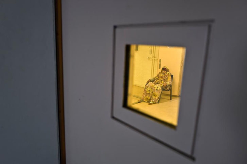 Refugees in the Netherlands are welcomed with open arms... and put in prison Refugees in the Netherlands are welcomed with open arms... and put in prison