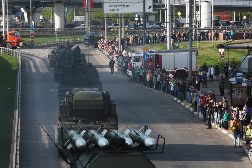 Reportaje fotográfico del ensayo general del Desfile de la Victoria
