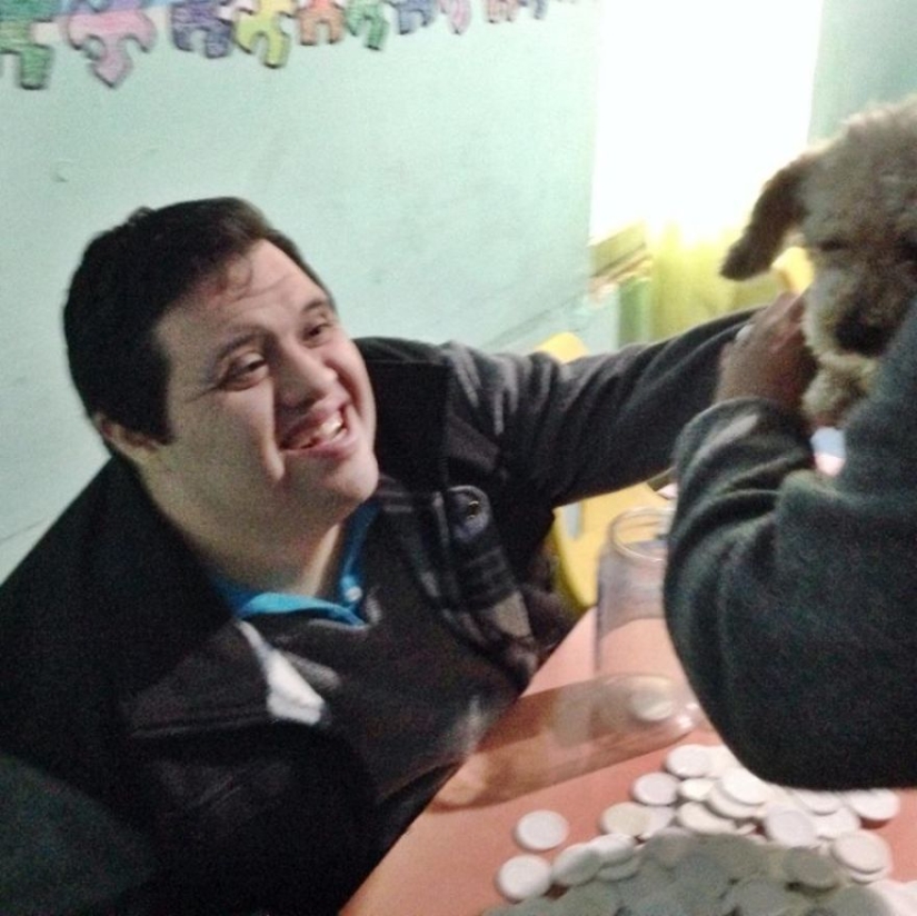 Rescue of a two-legged dog that spent 10 agonizing years on the street Rescue of a two-legged dog that spent 10 agonizing years on the street