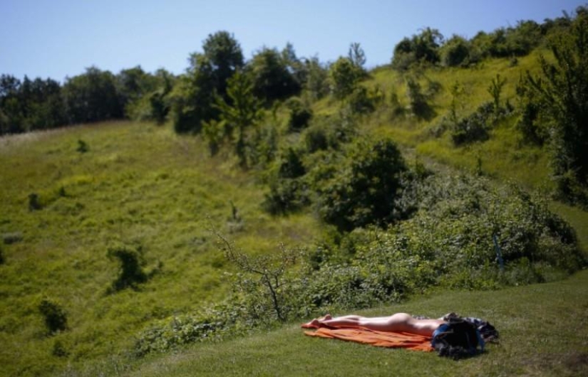 Reunión nudista en Italia