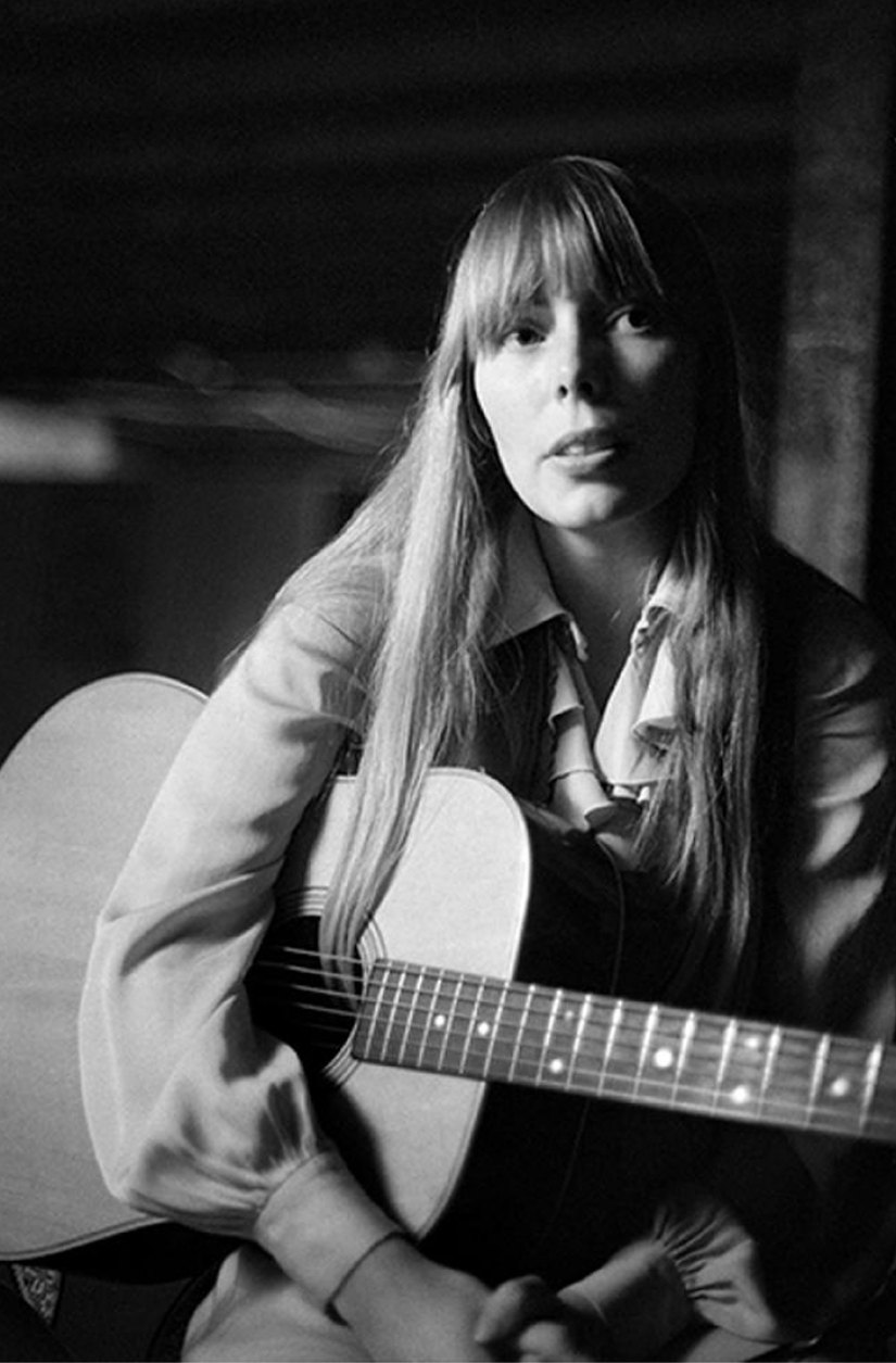 Rock and roll on the other side of the lens Rock and roll on the other side of the lens