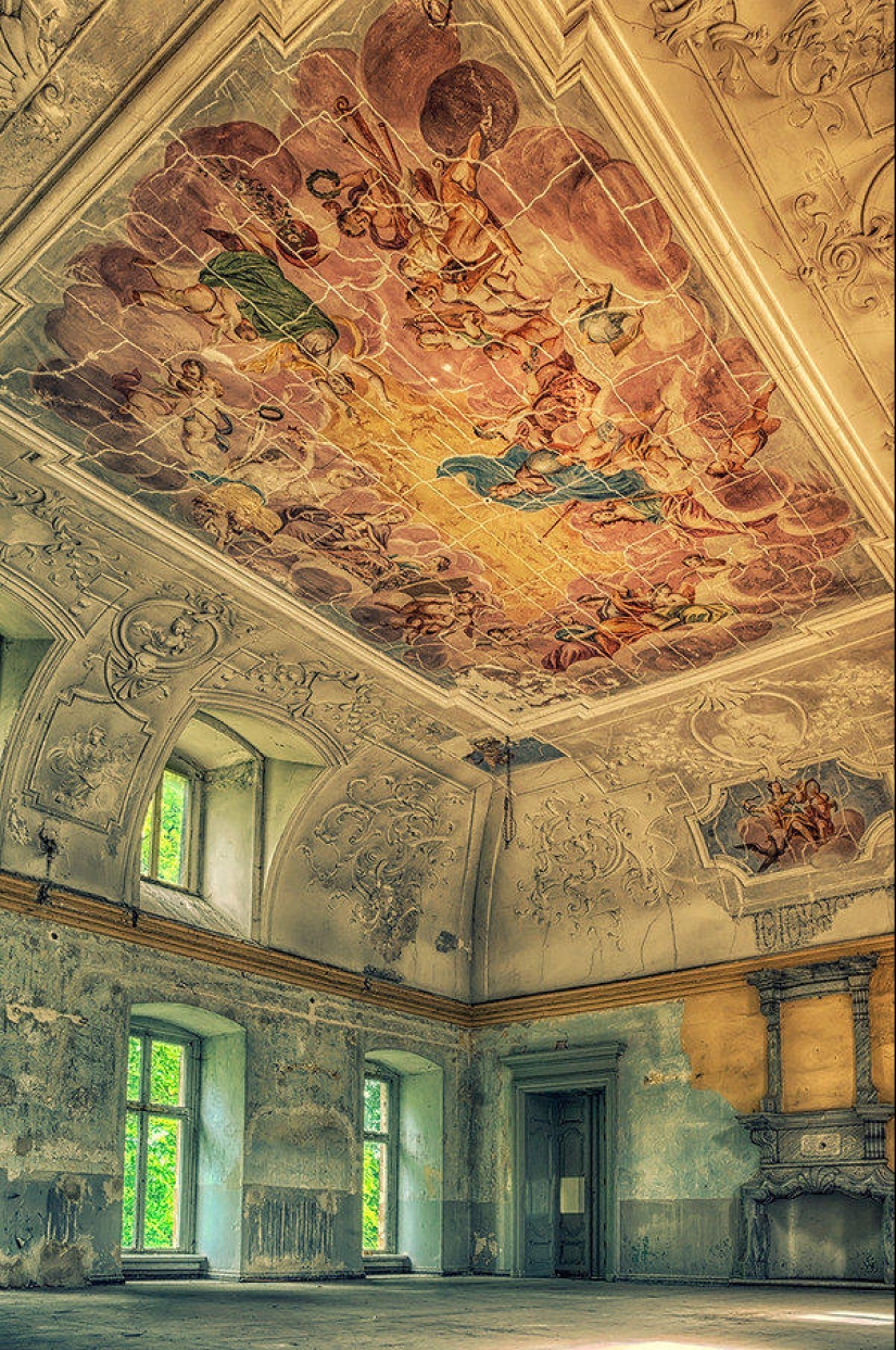 Ruinas europeas a través de los ojos de un profesor polaco Ruinas europeas a través de los ojos de un profesor polaco