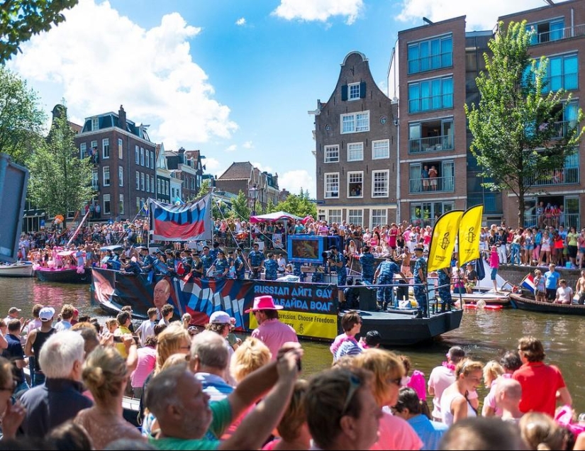 "Russian OMON" took part in the gay parade in Amsterdam