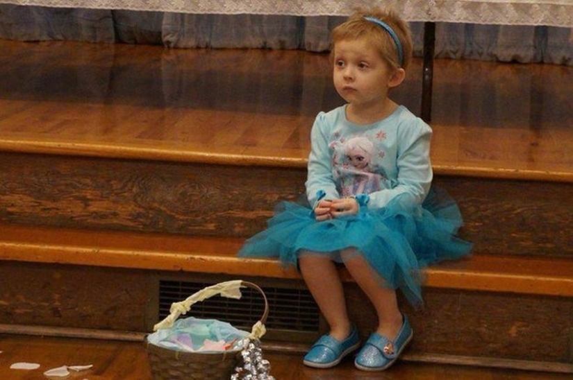 Sabiendo que este es el último cumpleaños de su hija, sus padres organizaron una gran celebración para ella