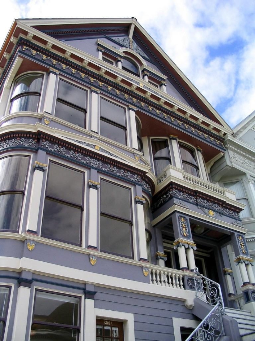 San Francisco's Flamboyant Landmark: Painted Ladies' Victorian Homes