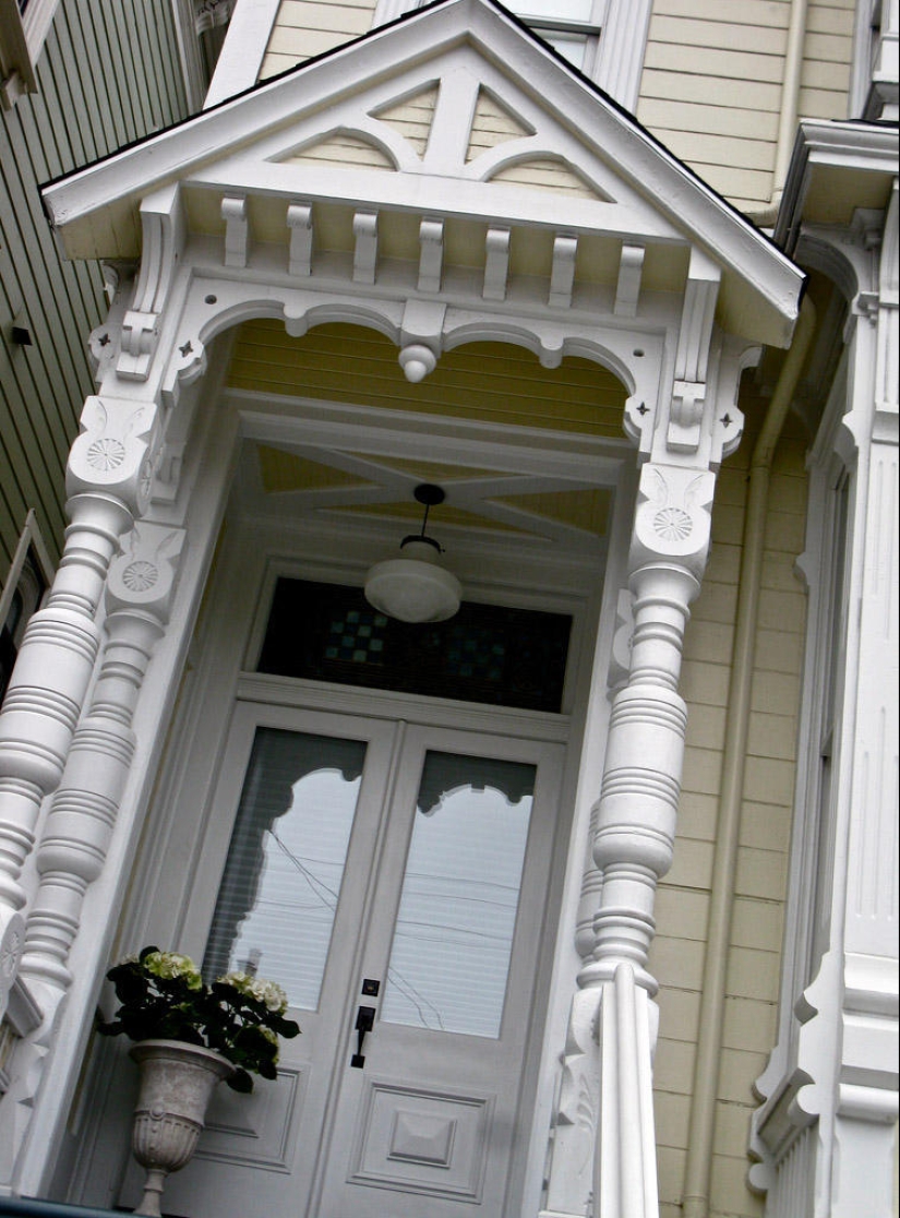 San Francisco's Flamboyant Landmark: Painted Ladies' Victorian Homes