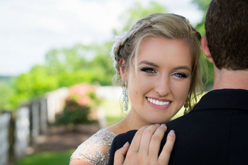 Schoolchildren from Arkansas staged a super graduation for themselves
