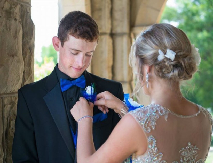 Schoolchildren from Arkansas staged a super graduation for themselves
