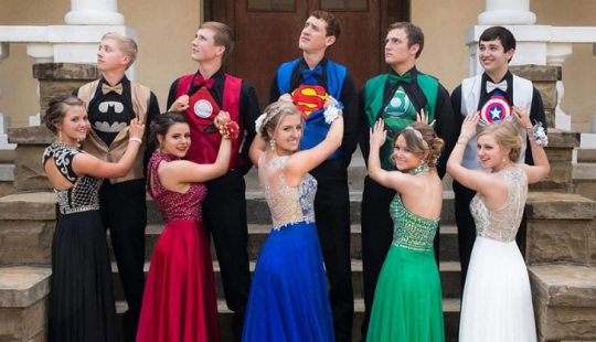 Schoolchildren from Arkansas staged a super graduation for themselves