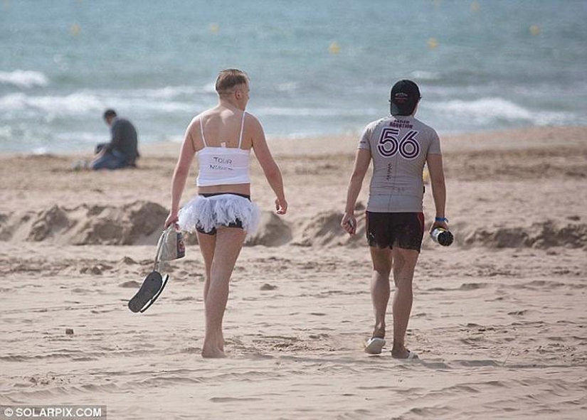 Sea, sun and… too much sangria! British students relax at Saloufest