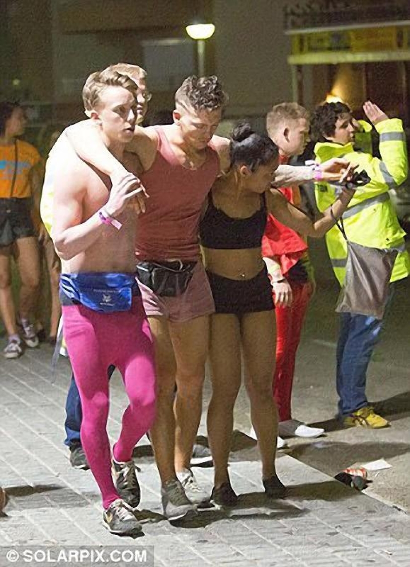 Sea, sun and… too much sangria! British students relax at Saloufest