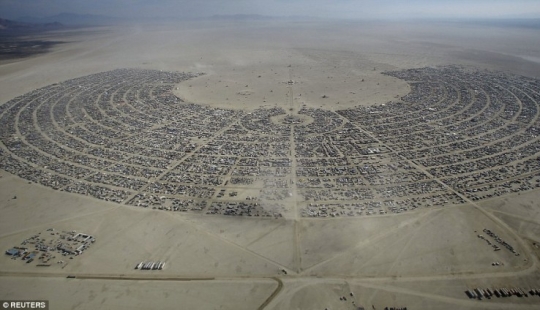 See the scale - Burning Man festival from a bird&#39;s eye view and more